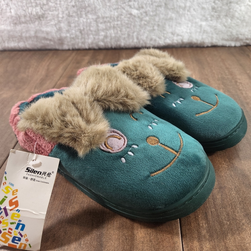 NWT Cute Bunny Slippers